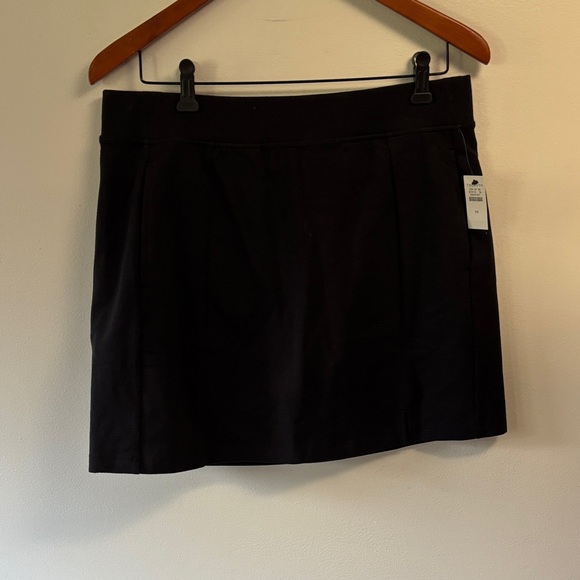 Talbots Dresses & Skirts - Talbots classic knit everyday Black Mini Skort sz M